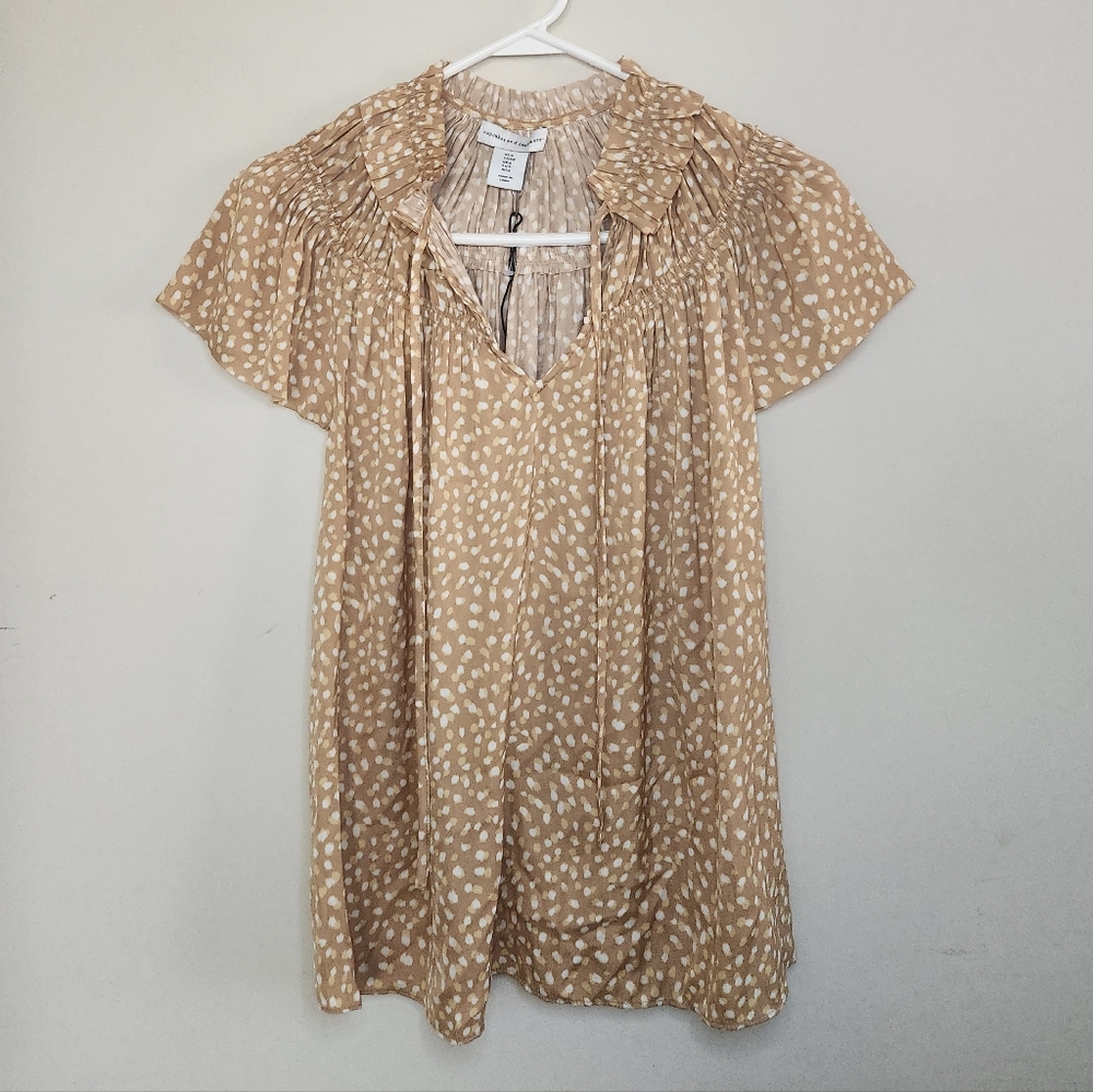 Women's Cupcakes & Cashmere Top Sz Small NWT